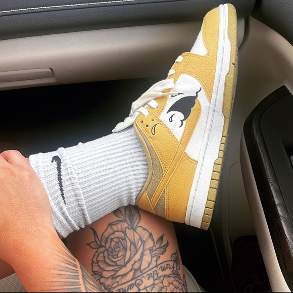 Meet your Posher, Stephanie - Picture 1 of 1